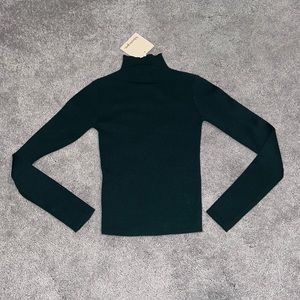 💚 NWT Turtleneck Shirt 💚
